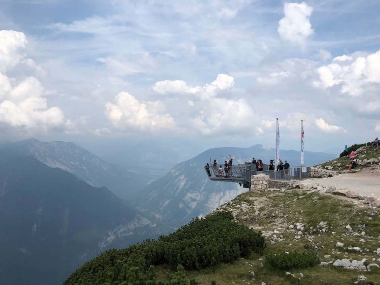 Hiking dachstein five fingers lookout