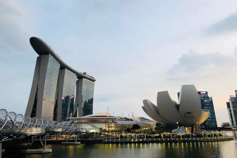 reasons why you should visit singapore