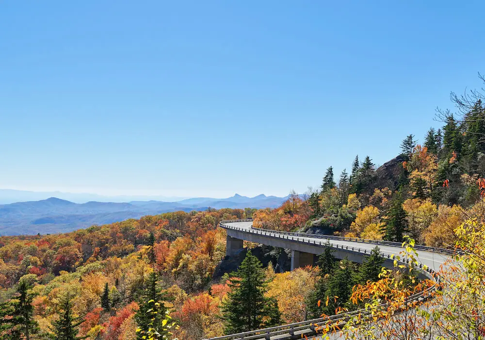 view-from-the-Linn-Cove-Viaduct-on-Blue-Ridge-Parkway-Australia